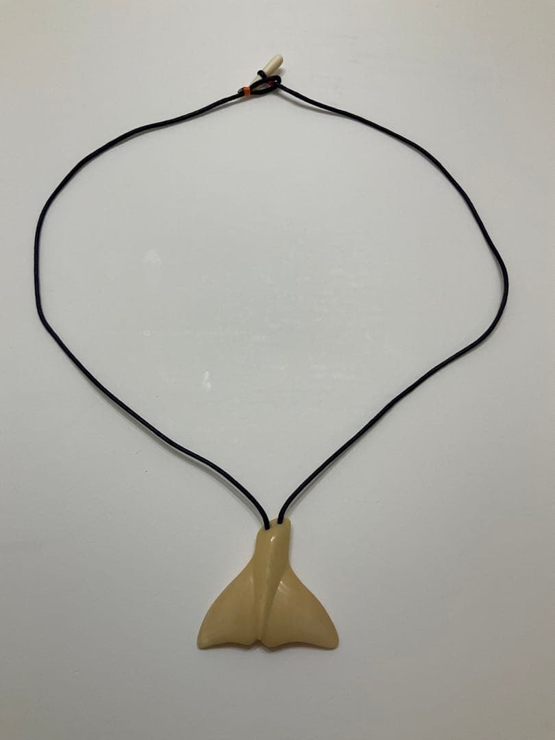 希少　鯨の歯　マッコウクジラ　ネックレス