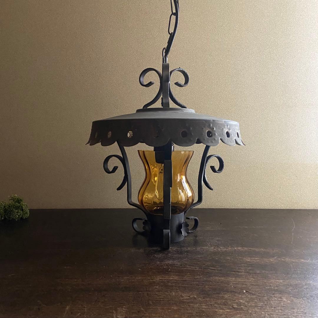 アンティーク　ペンダントライト　アンバーガラス　吊り照明