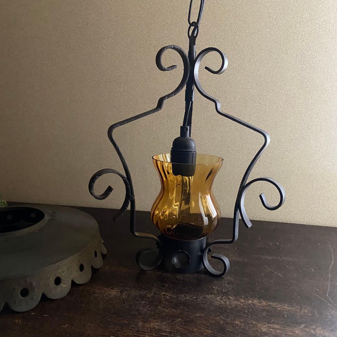 アンティーク　ペンダントライト　アンバーガラス　吊り照明