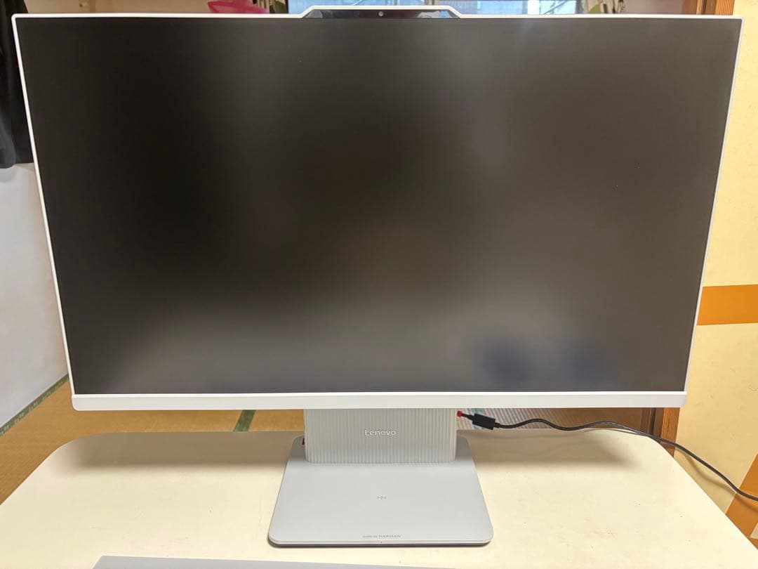 Lenovo IdeaCentre AIO 27AKP10KRK スリムデザイン