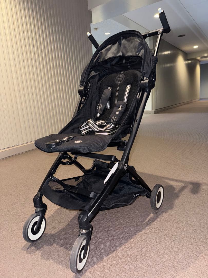 【美品】cybex LIBELLE ブラック軽量コンパ ベビーカー 23年モデル