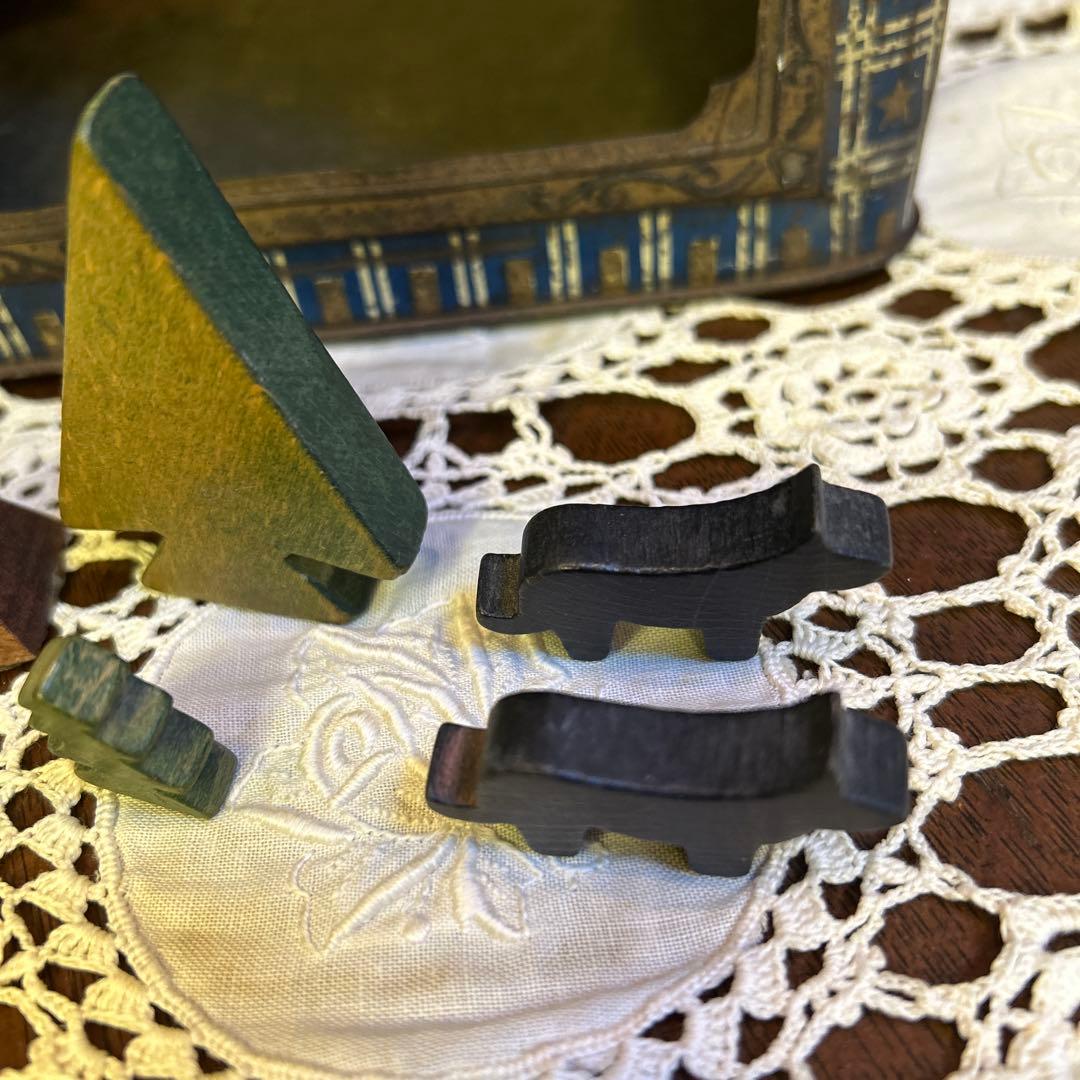 稀少ヴィンテージガラス窓付きブリキ缶 クリスマス 聖フランシスコ/ツリーと動物