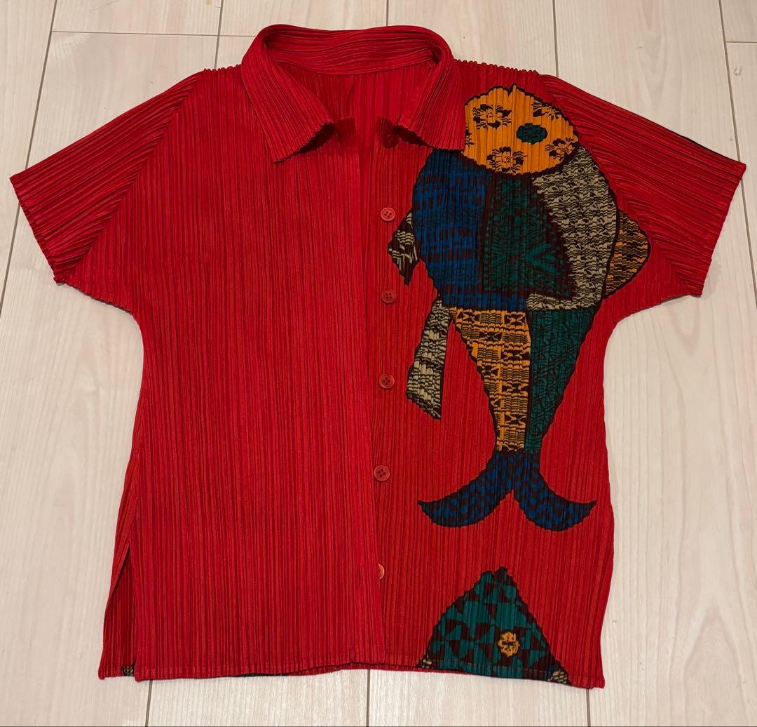 プリーツプリーズ　トップス　サイズ3 赤色