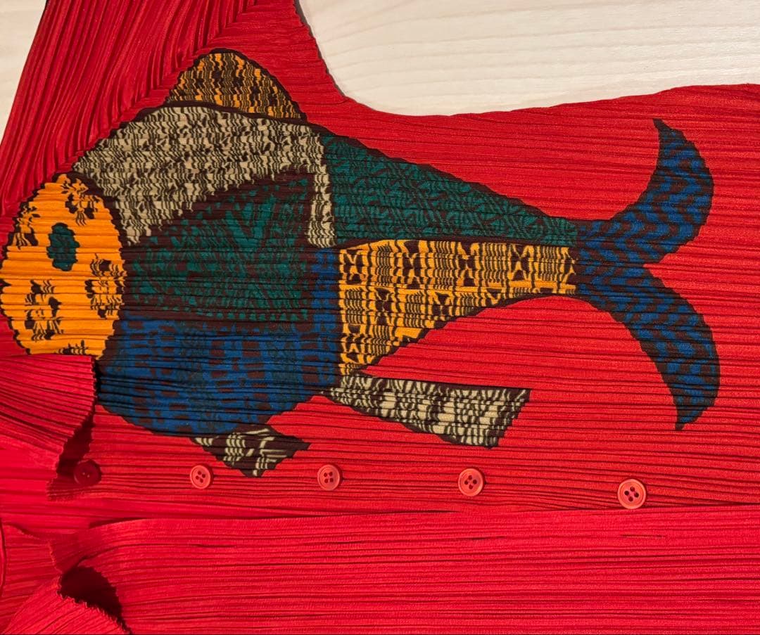 プリーツプリーズ　トップス　サイズ3 赤色