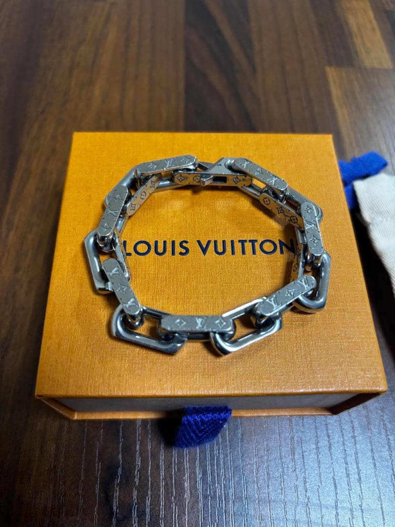 LOUIS VUITTON シルバー ブレスレット