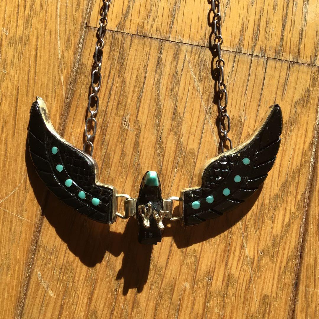 ターコイズ色の翼デザインネックレス