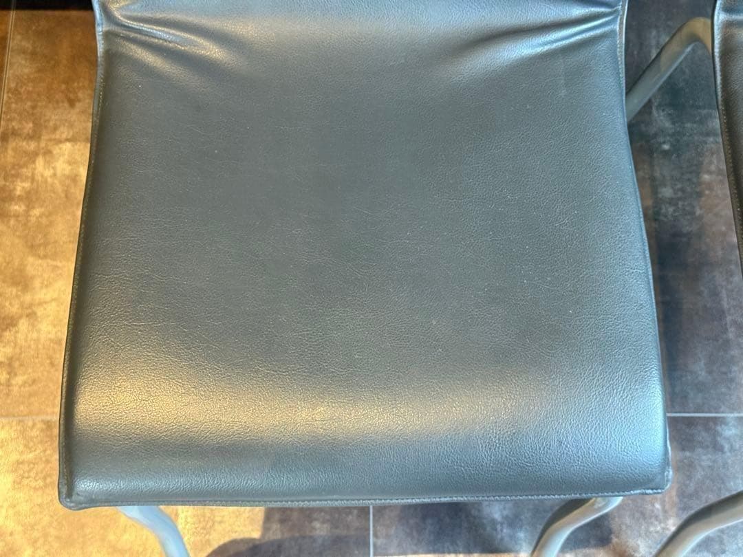 ①リーンロゼ　ligne roset ブラック　レザーチェア　2脚セット　YZ