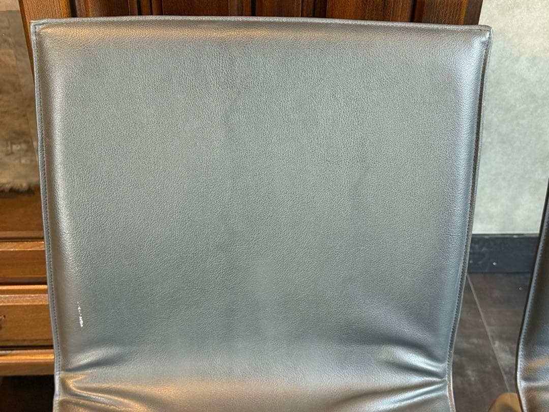 ①リーンロゼ　ligne roset ブラック　レザーチェア　2脚セット　YZ