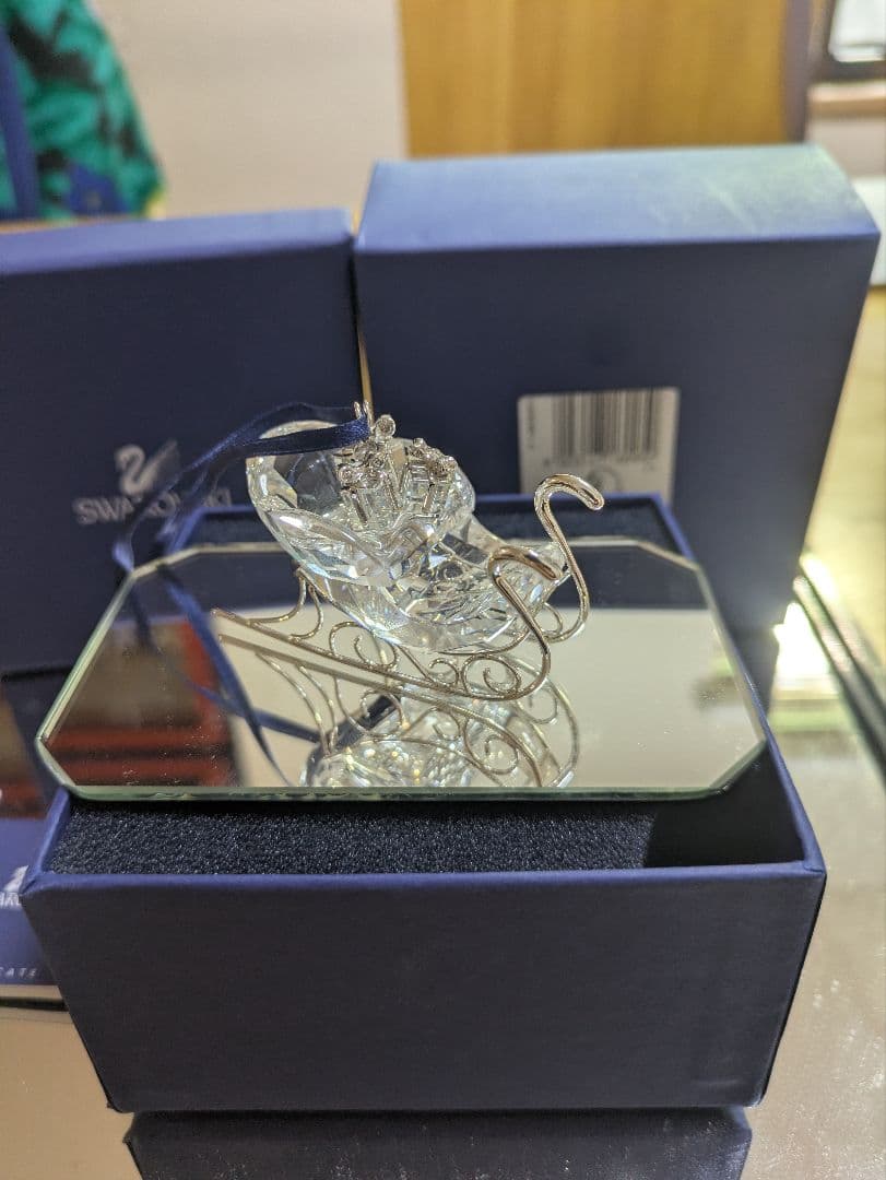 スワロフスキー オーナメント ソリ 置物