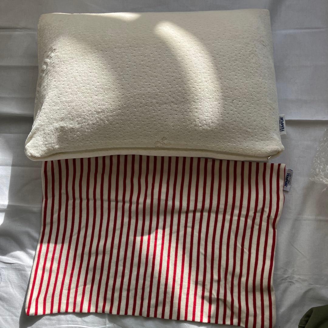 テンピュール　小さめ枕　ボーダーカバー付き