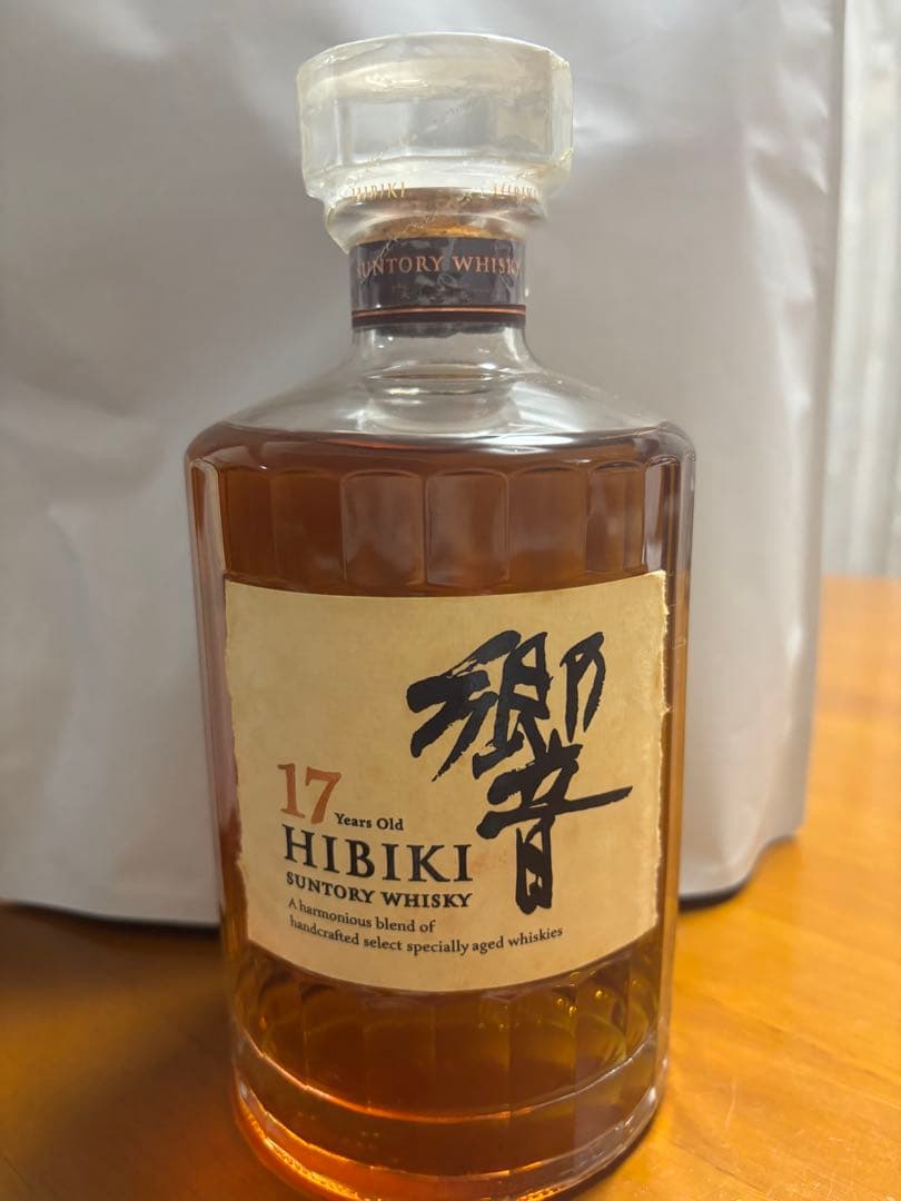 サントリー　響17年ウイスキー700ml43度未開栓