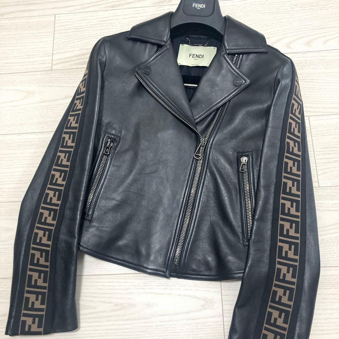 ✨新品同様✨FENDI　ライダース　アームロゴ　ズッカ　Lサイズ　ラムレザー　黒