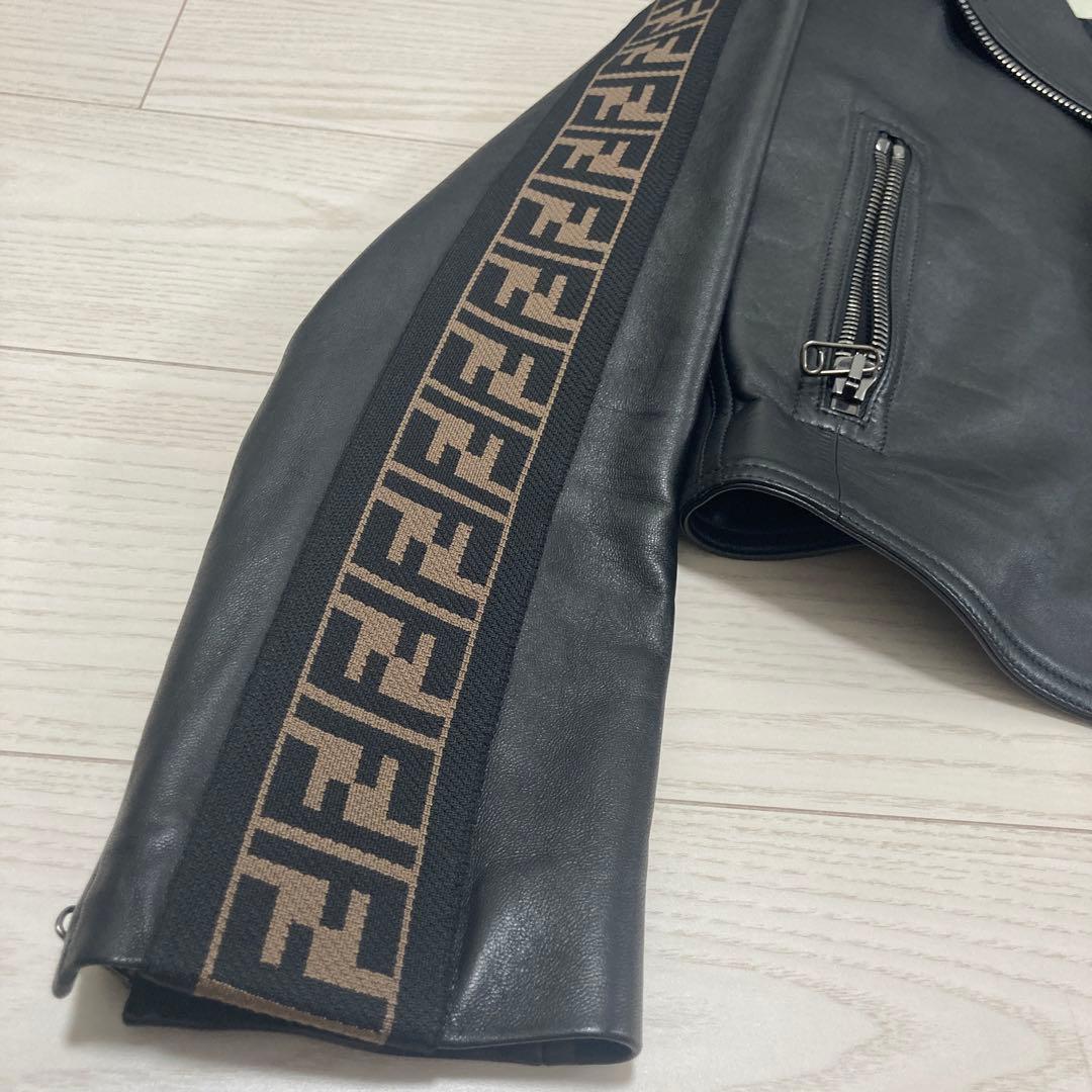 ✨新品同様✨FENDI　ライダース　アームロゴ　ズッカ　Lサイズ　ラムレザー　黒