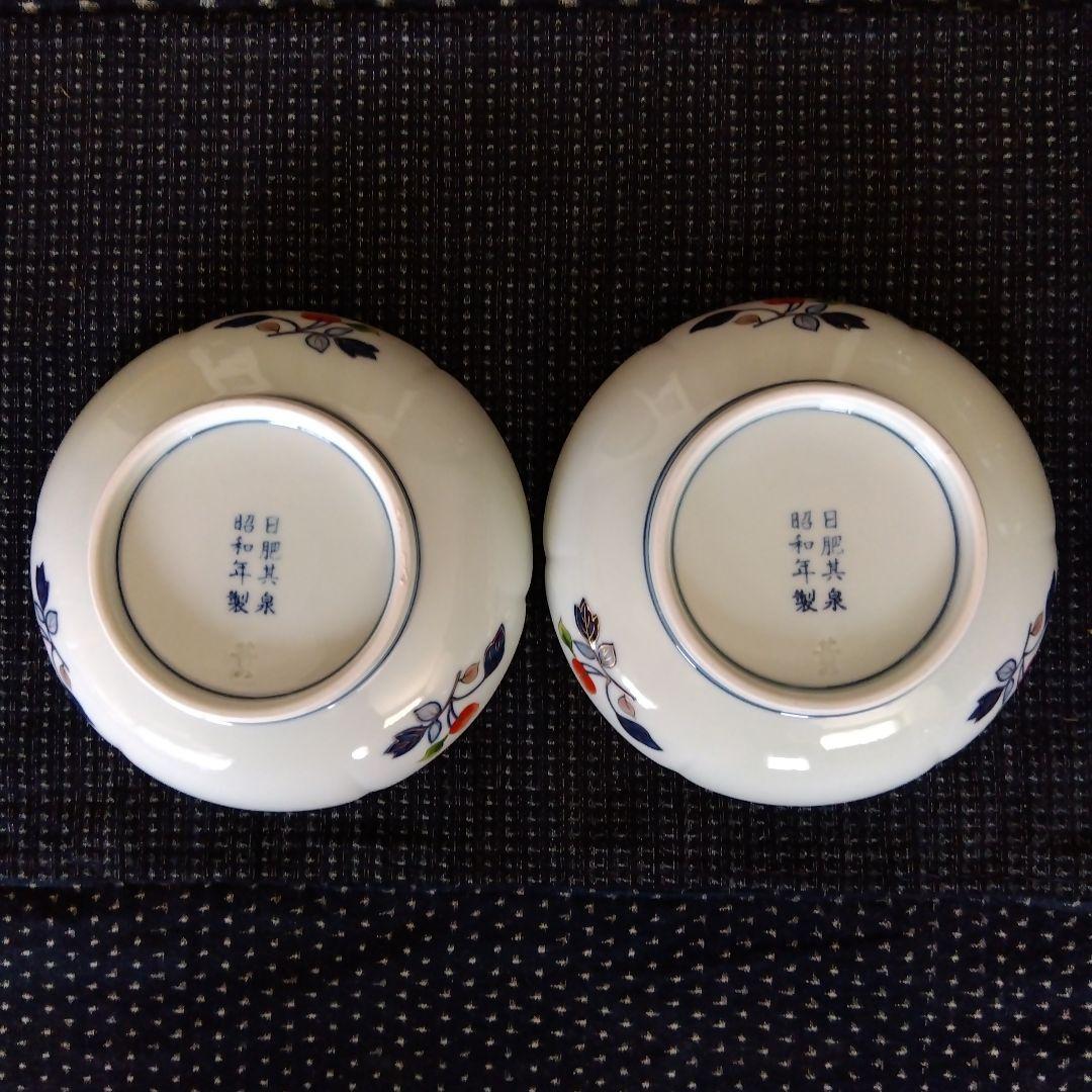 日肥其泉　昭和年製　極錦　古伊万里様式　金彩花草菊牡丹唐草文　皿　２枚