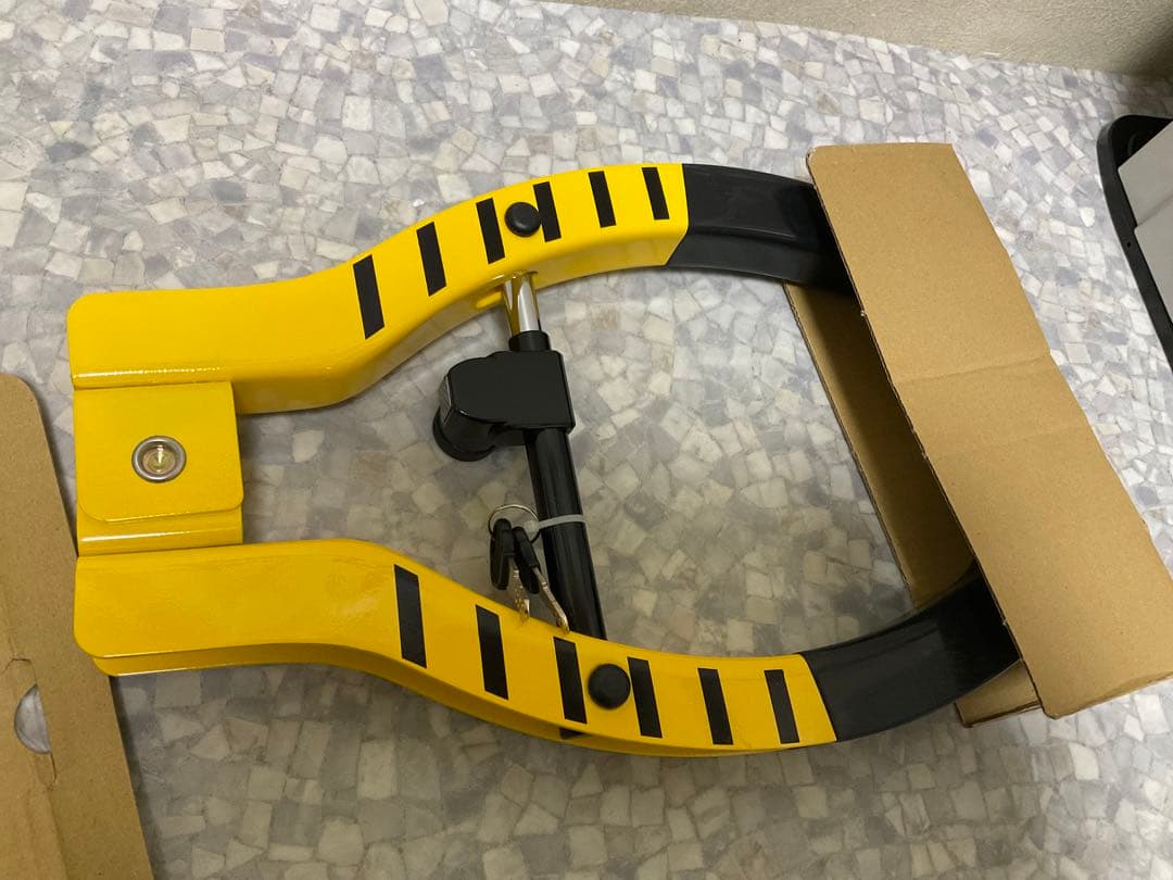 新品未使用品HORNET タイヤロック 鍵付き 防犯ステッカー付き