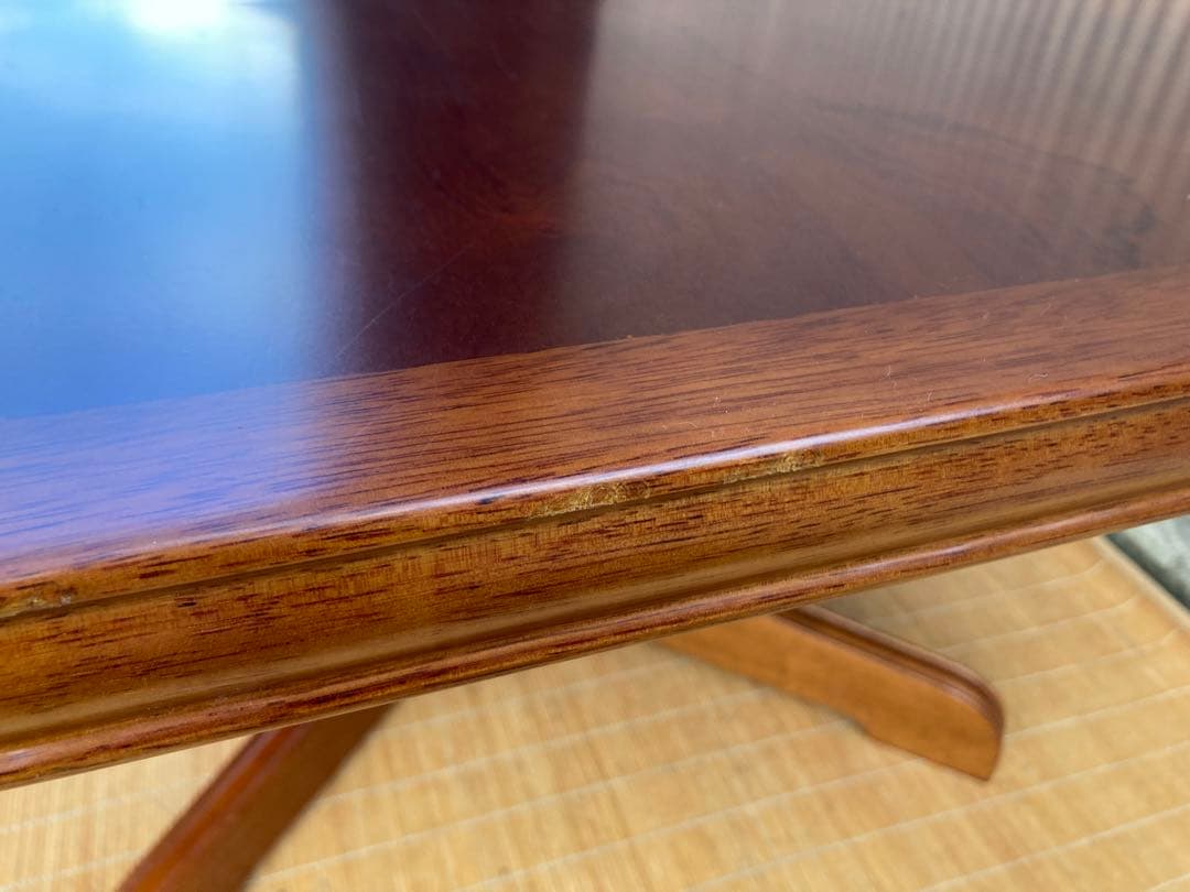 ガラスカバー付き八角形のセンターテーブル