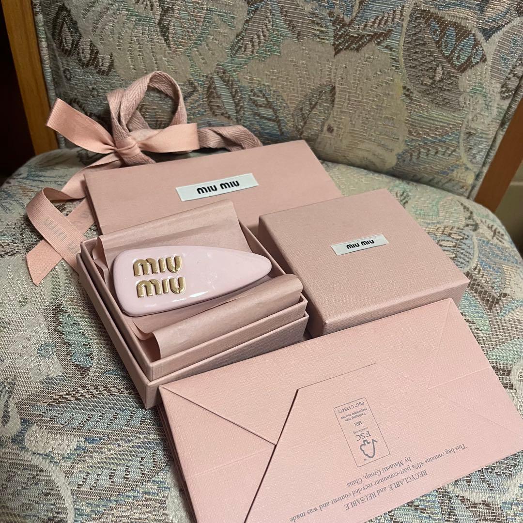 miumiu ヘアピン ヘアクリップ バレッタ ピンク