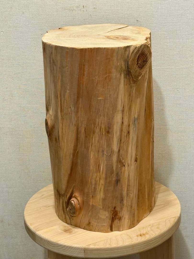 青森ヒバの丸太スツール