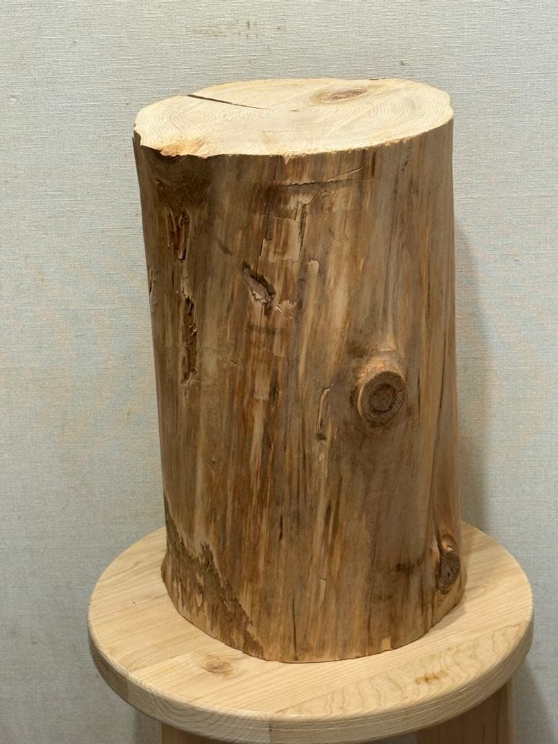 青森ヒバの丸太スツール