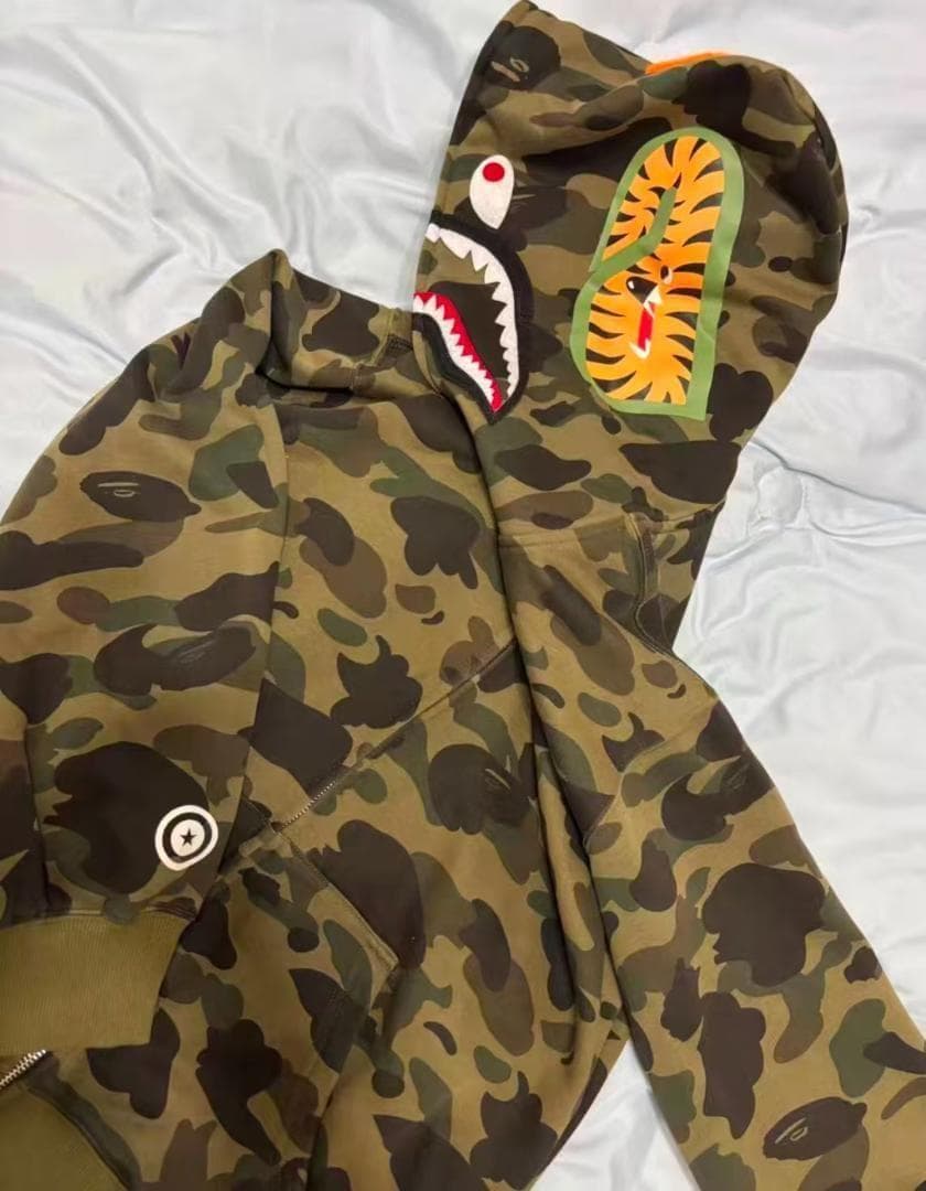 A Bathing Ape 迷彩柄 サメ口デザイン パーカー XL