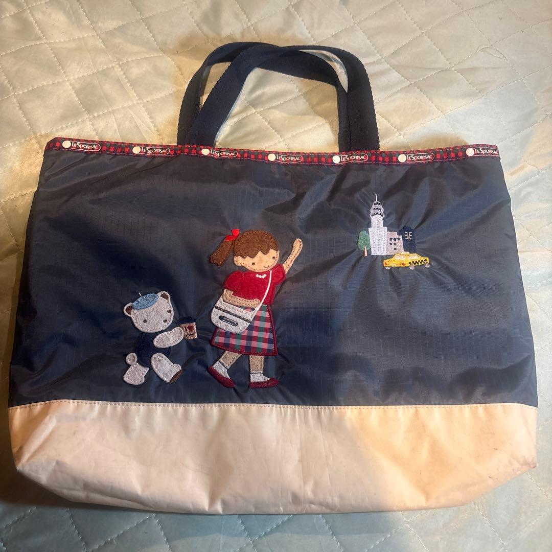 金土日のみ値下げ❗️人気柄❣️ファミリア　レスポコラボリバーシブルバッグ