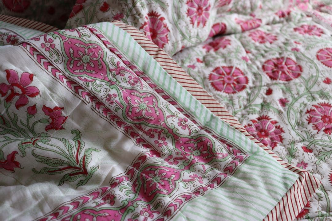 ブロックプリントキルトのお布団　肌布団