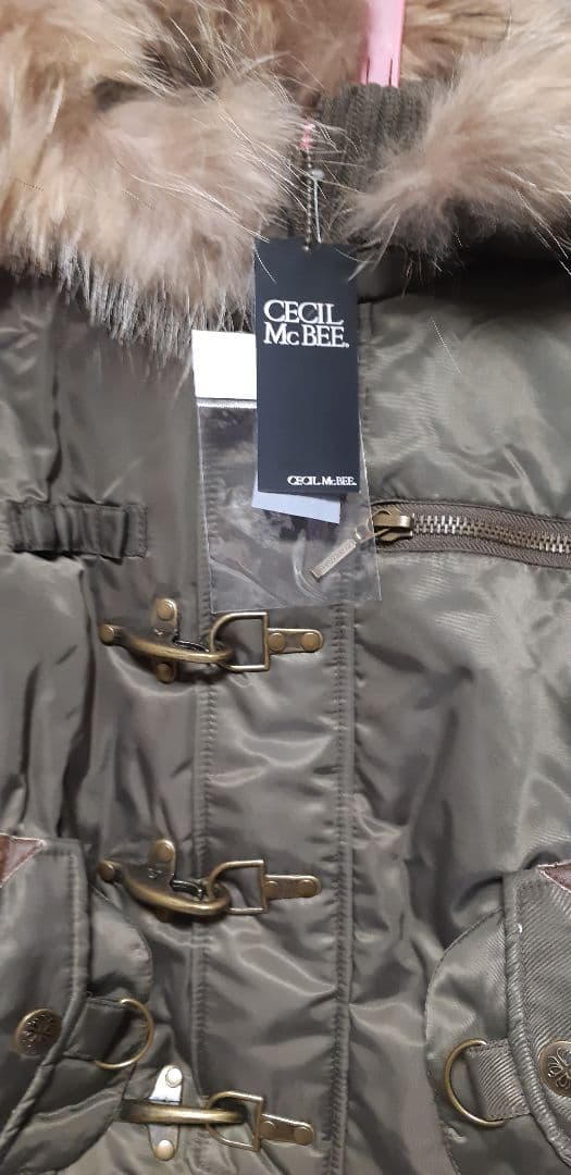 CECIL McBEEカーキダウンジャケット