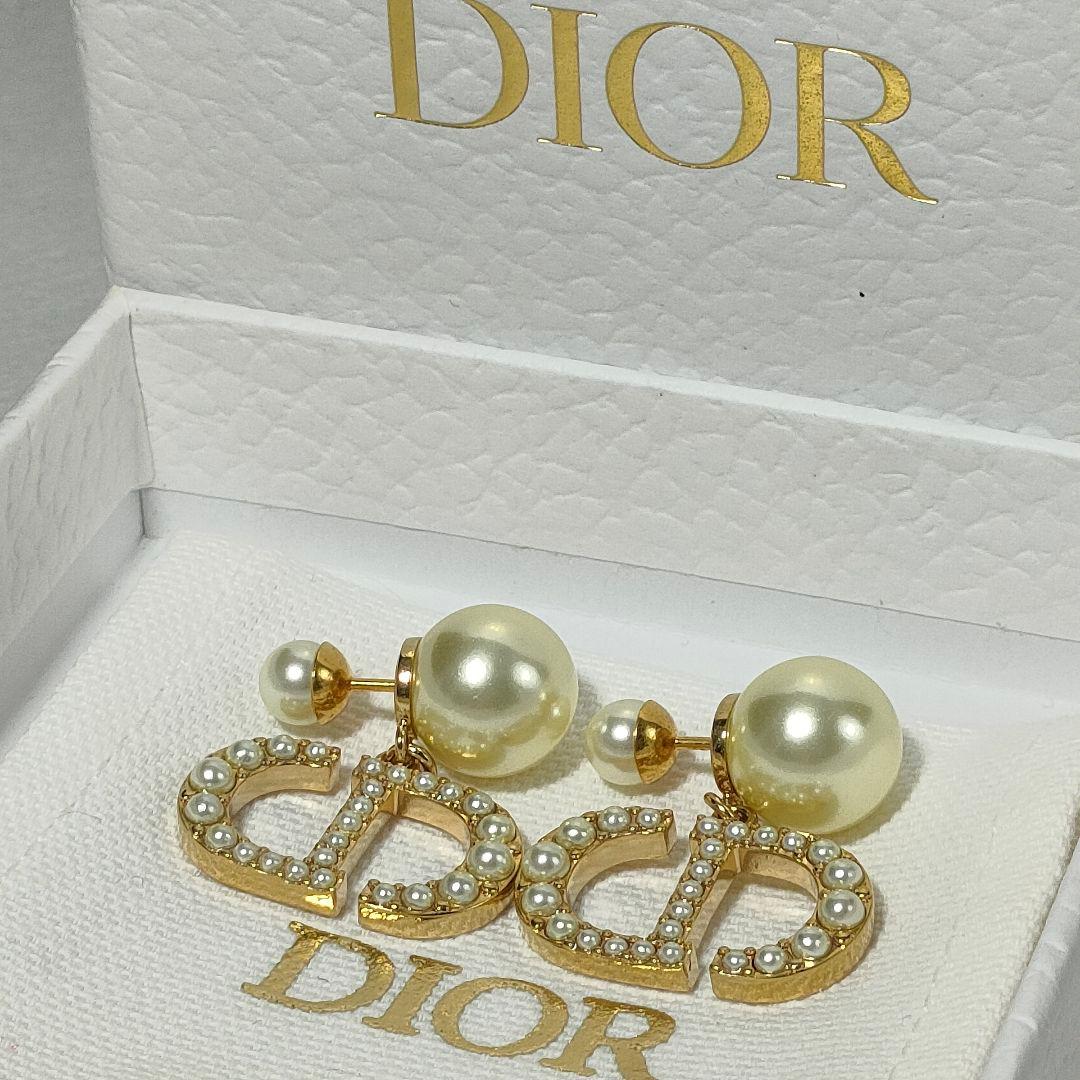 【新品未使用】Dior ディオール パールピアス CDロゴ ゴールド 箱汚れあり