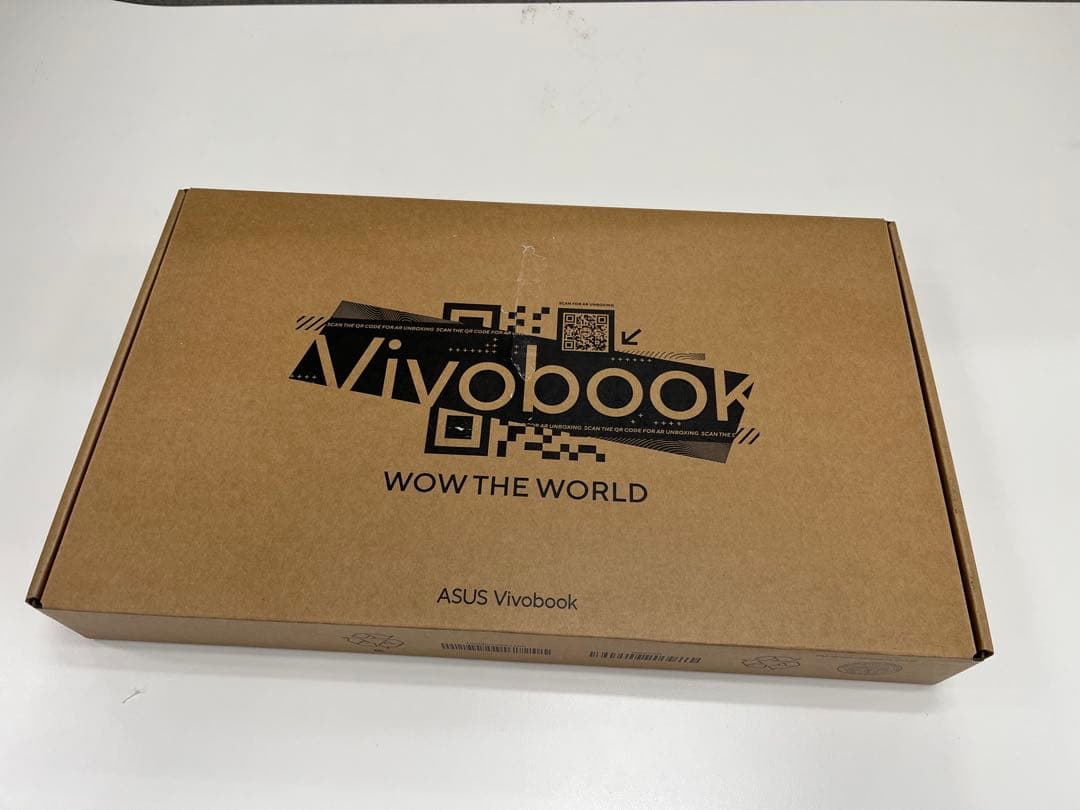 ASUS Vivobook 15.6インチi7, 16GB 1TB SSD