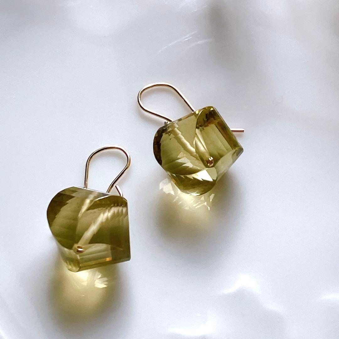 Kaya◆ひねりコンケーブカット✧ハニークォーツピアス