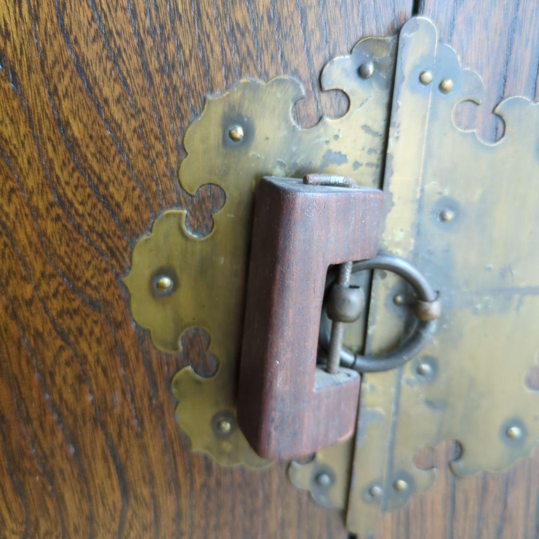 アンティーク 箪笥 李朝 棚 鍵付 飾り棚 金具 ローボード 木製