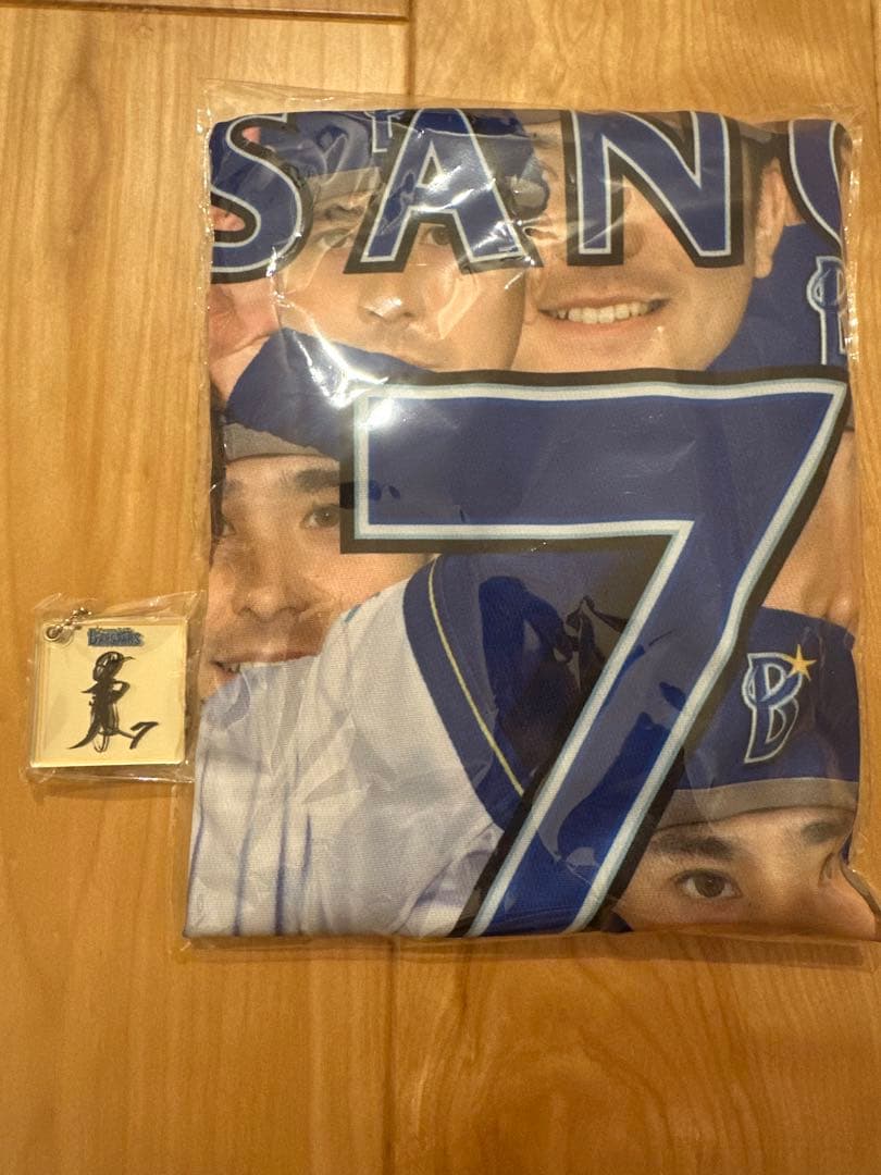 横浜DeNAベイスターズ 佐野 選手 選手顔写真総柄Tシャツ ミラーキーホルダー
