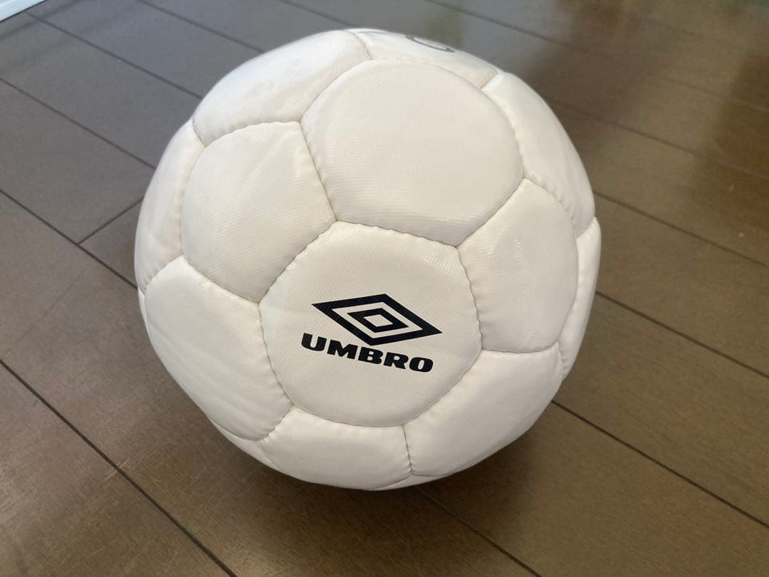 新品未使用☆Supremeサッカーボール☆アンブロ☆シュプリーム小物☆インテリア