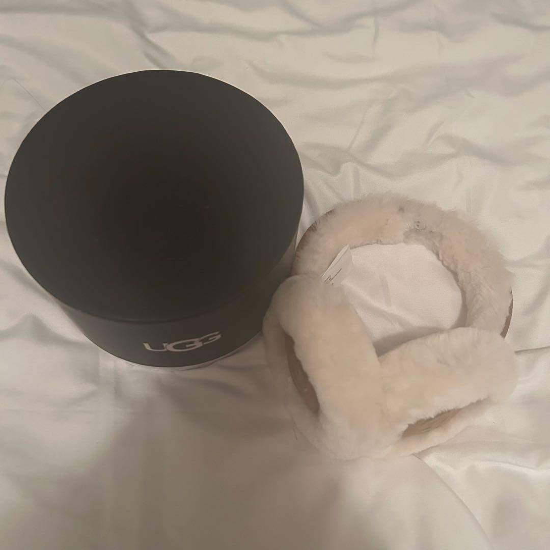 UGG ベージュファーイヤーマフ 箱付き