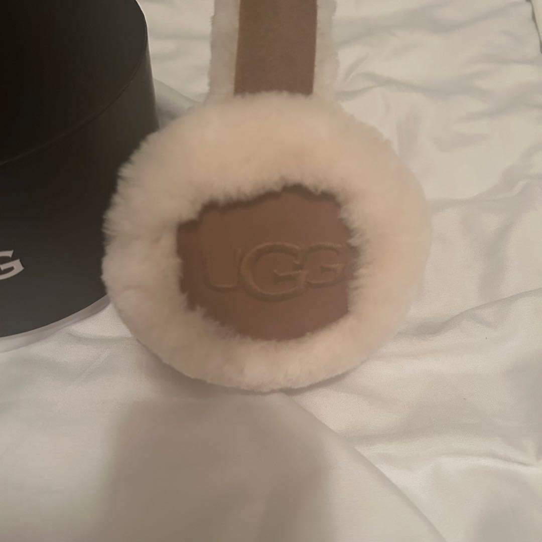 UGG ベージュファーイヤーマフ 箱付き
