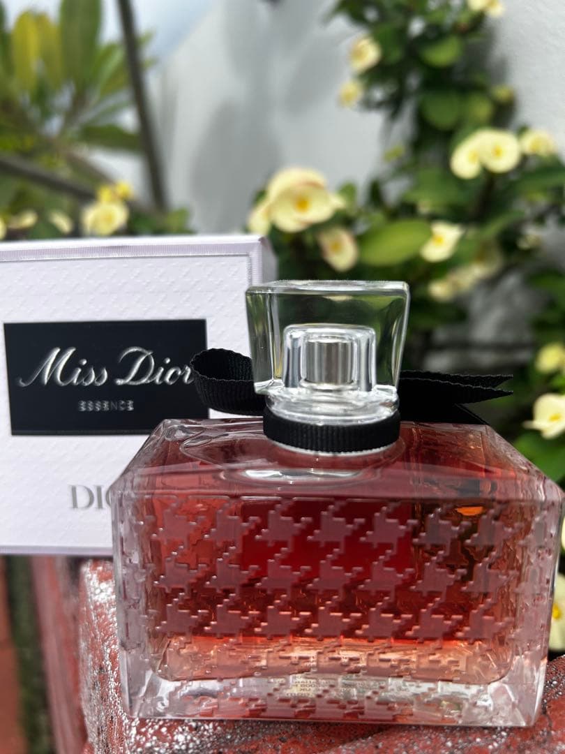 【送料無料】Dior Miss Dior Essence 香水