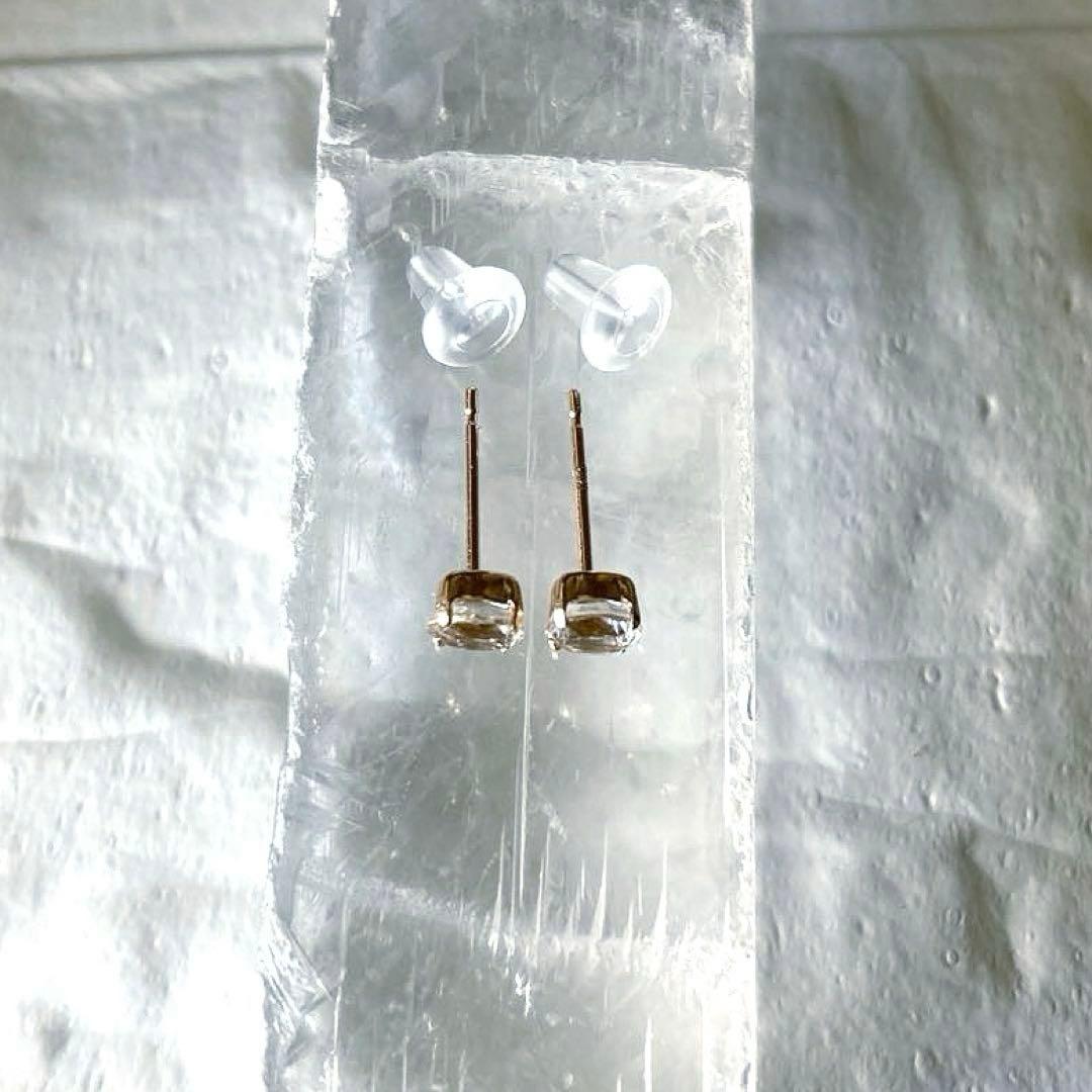 フェナカイト 10金ピアス（両耳）