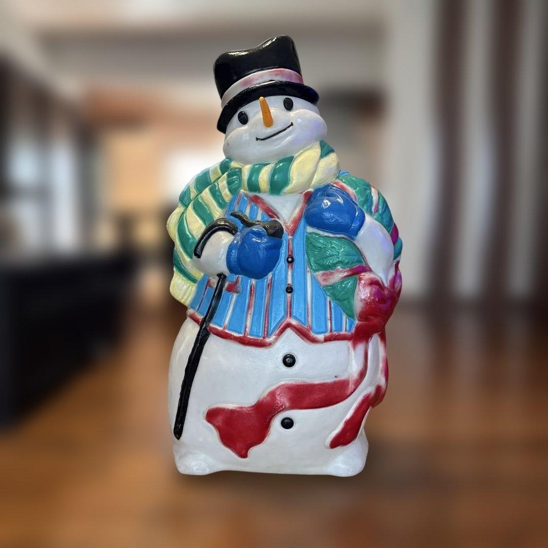 光る雪だるまの装飾　高い1050cm