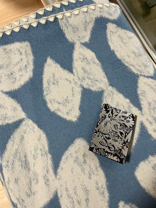 冬物大処分ミナペルホネン　kvadrat シングル　ブランケット　ブルー　ウール