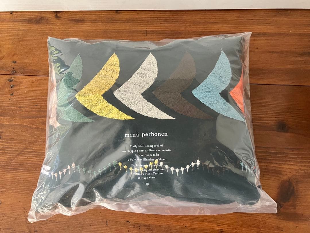 ミナペルホネン ＊ エルデコ ノベルティバッグクッション 2024