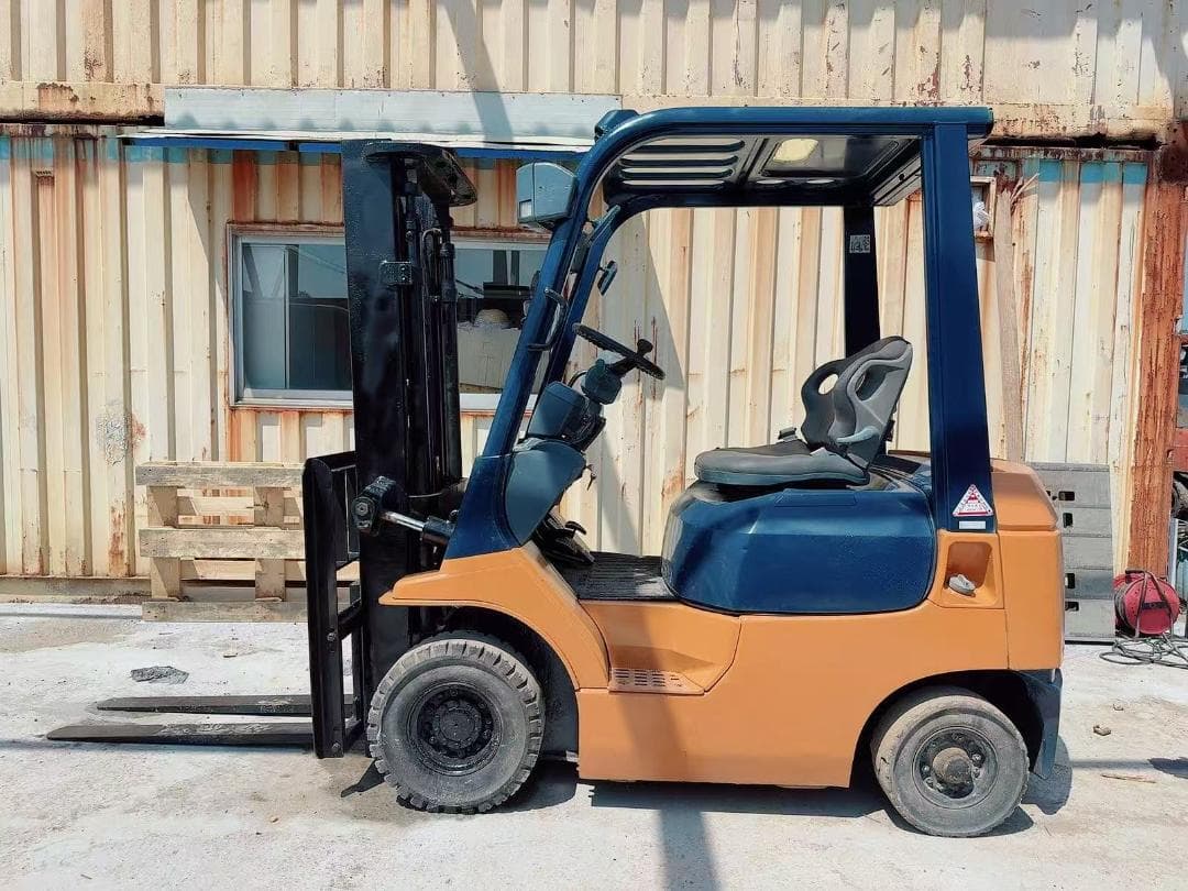 フォークリフト02-7FD15 TOYOTA 揚高3000㎜5400H(A158