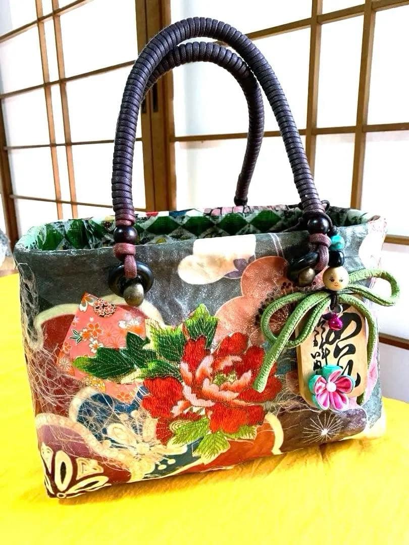 一閑張りかごバッグ 緑地花柄