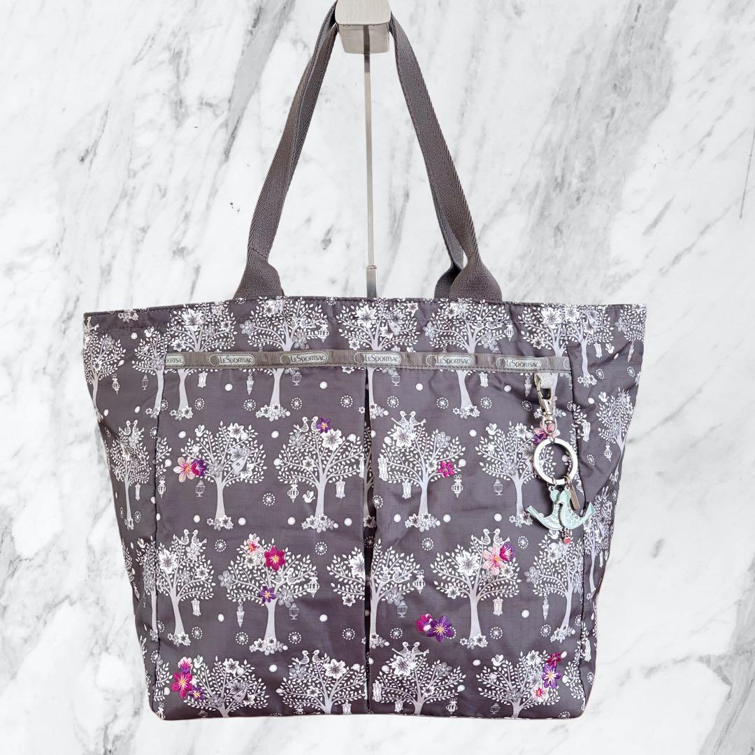 【入手困難】LeSportsac ディズニー コラボ 刺繍 トートバッグ