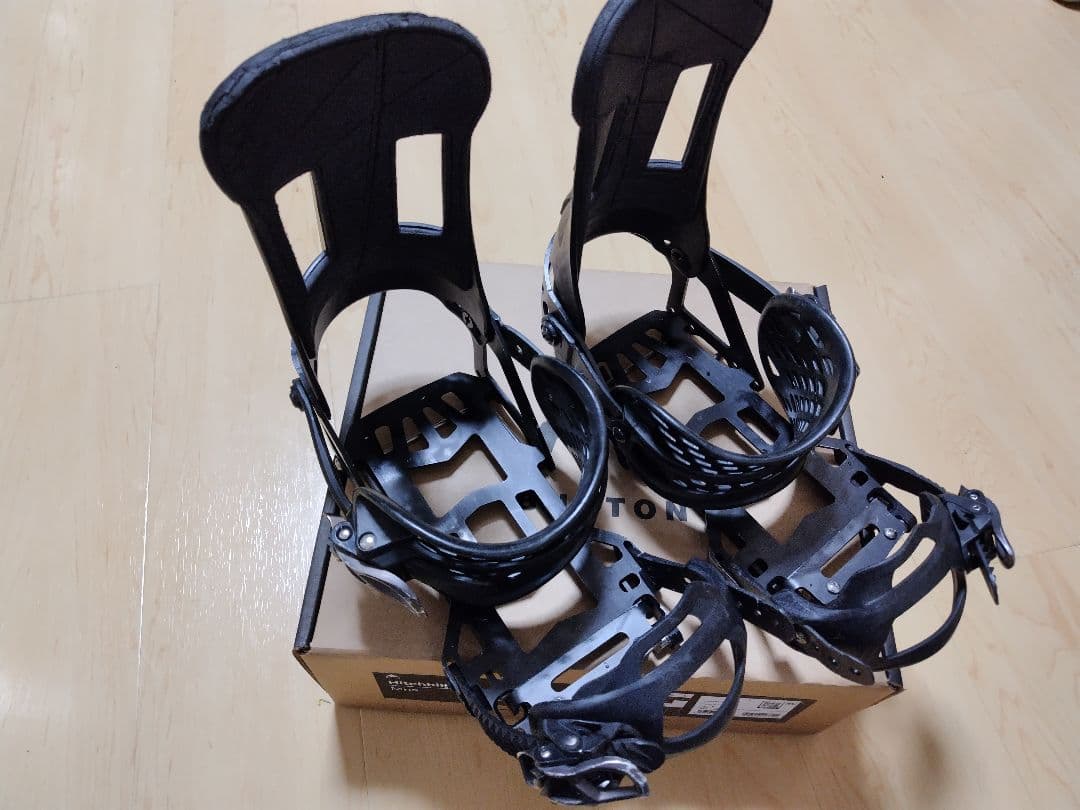 BURTON 　HICHHIKER　Mサイズ　ヒッチハイカー SPARK R&D