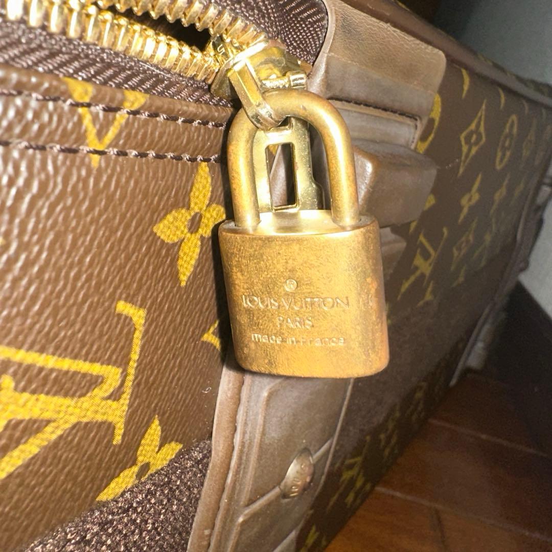 LOUIS VUITTON スーツケース