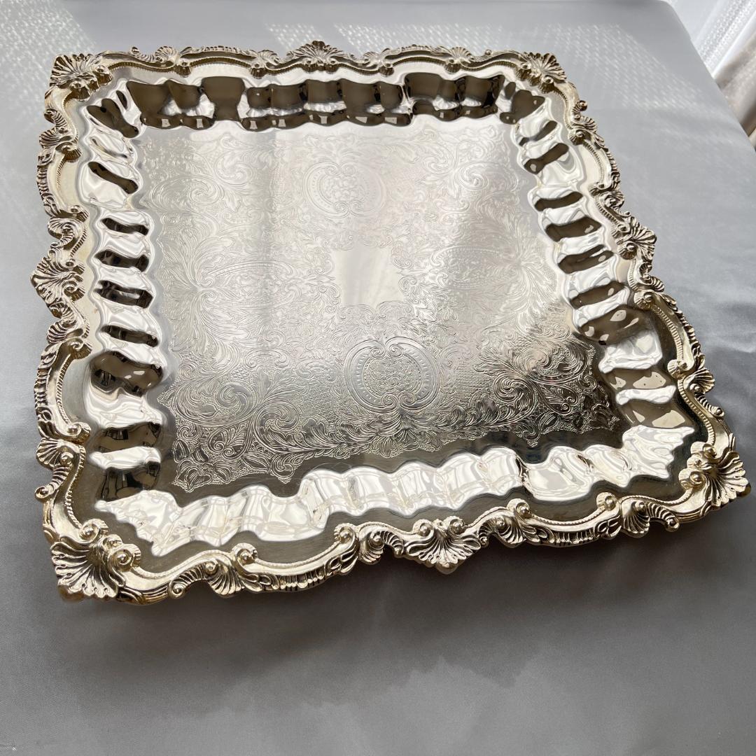 【Wallace】 チッペンデールのギャラリートレー スクエア 42cm