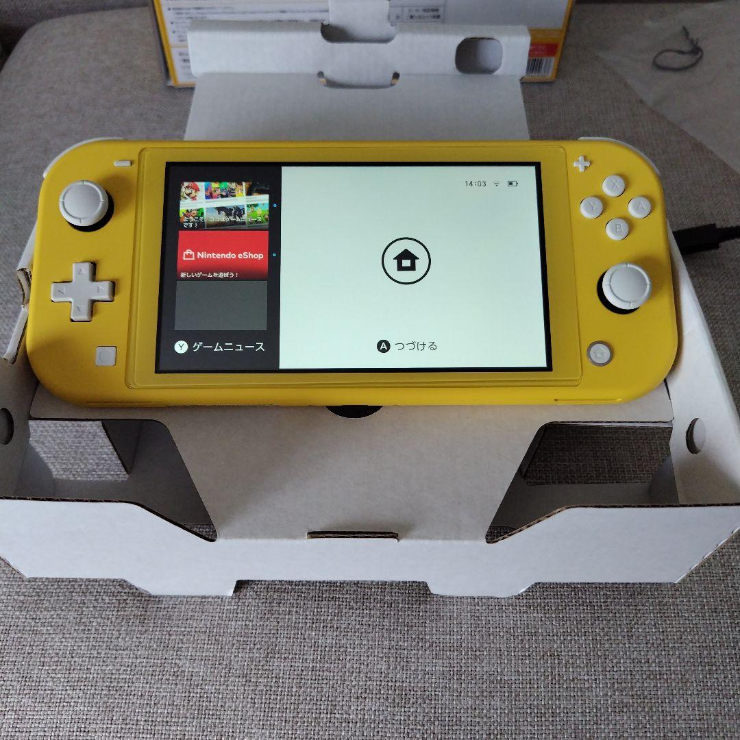 Nintendo Switch Lite イエロー 本体　箱　充電器付き