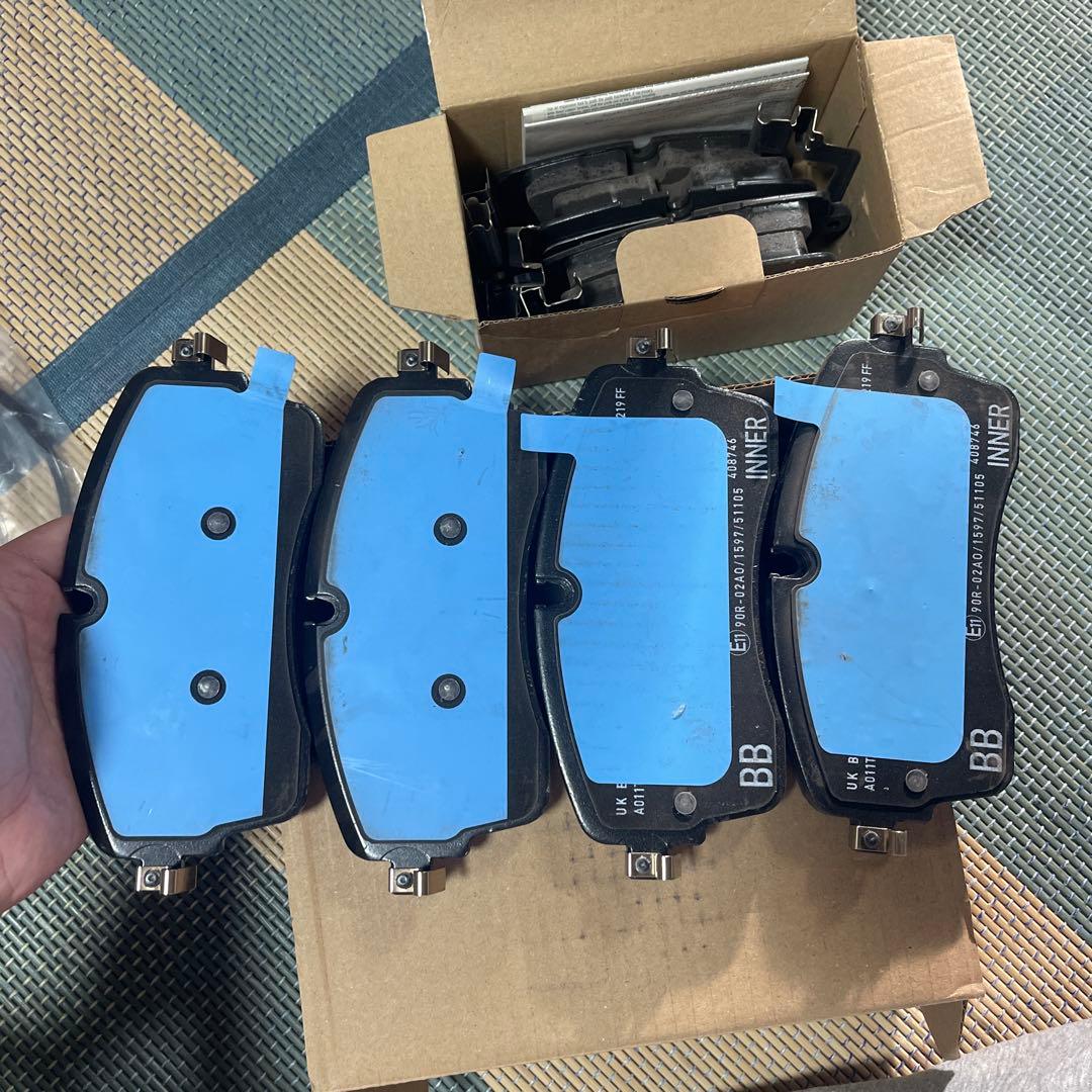 ディフェンダー90/110 純正ブレーキパッド、ハーネスセット