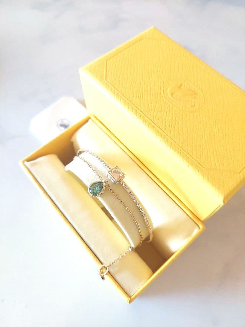 ほぼ新品SWAROVSKI Chroma ブレスレット スワロフスキー バングル