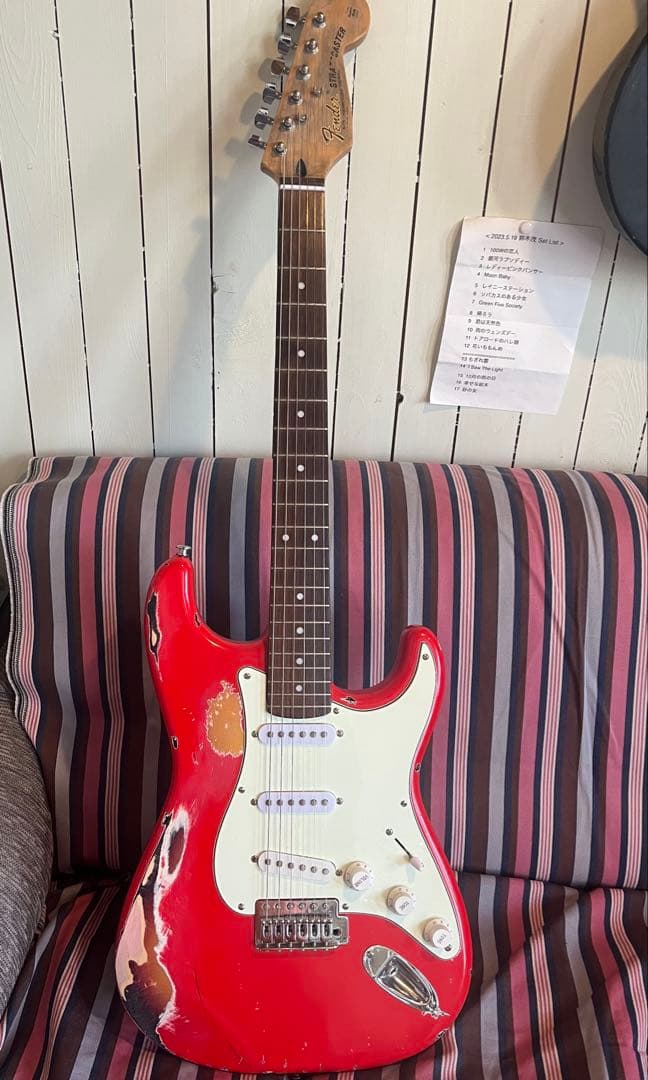 ぼ*ち様 メーカー不明Stratocaster フィエスタレッド　レリック加工